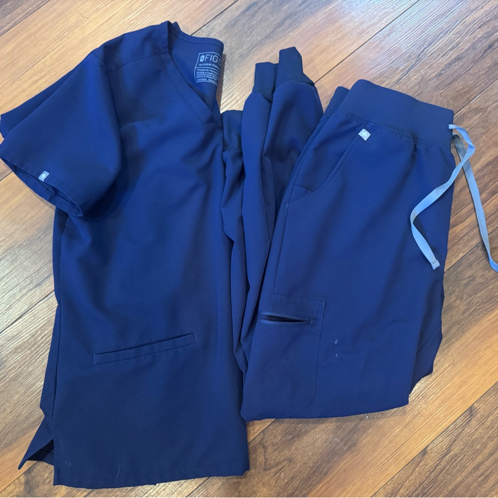 Figs scrub set navy blue size M